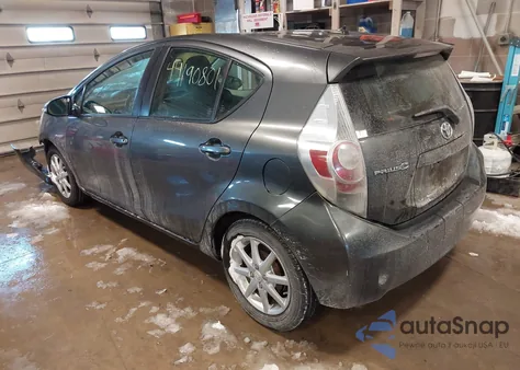 2013 Toyota Prius C Three from USA, damaged, VIN JTDKDTB35D1049233